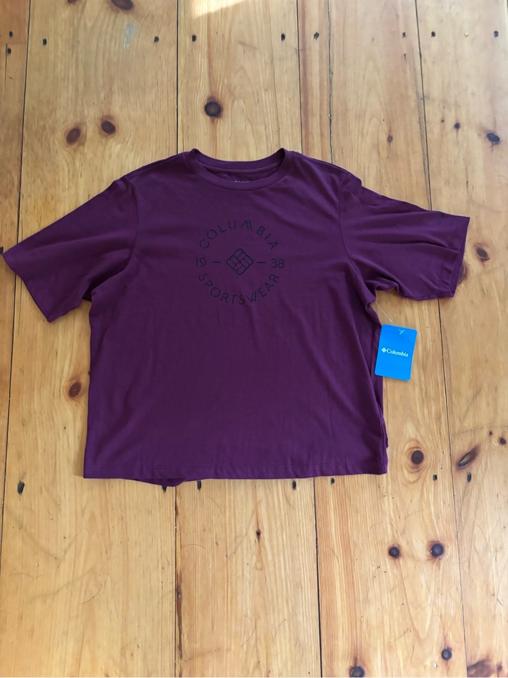 Columbia North Cascades Relaxed Tee NWT Women’s XS Purple